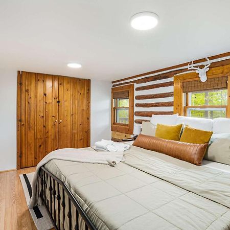 Modernized Log Cabin W Hot Tub Fire Pit & Views Berkeley Springs Bagian luar foto