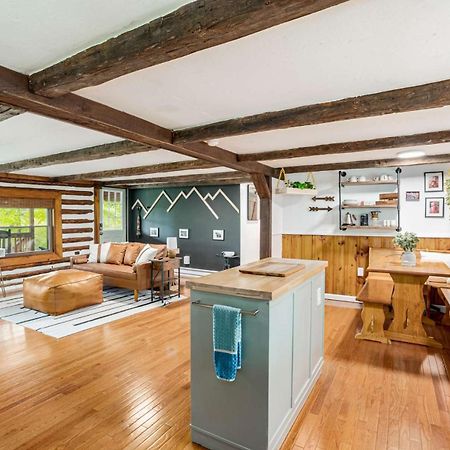 Modernized Log Cabin W Hot Tub Fire Pit & Views Berkeley Springs Bagian luar foto