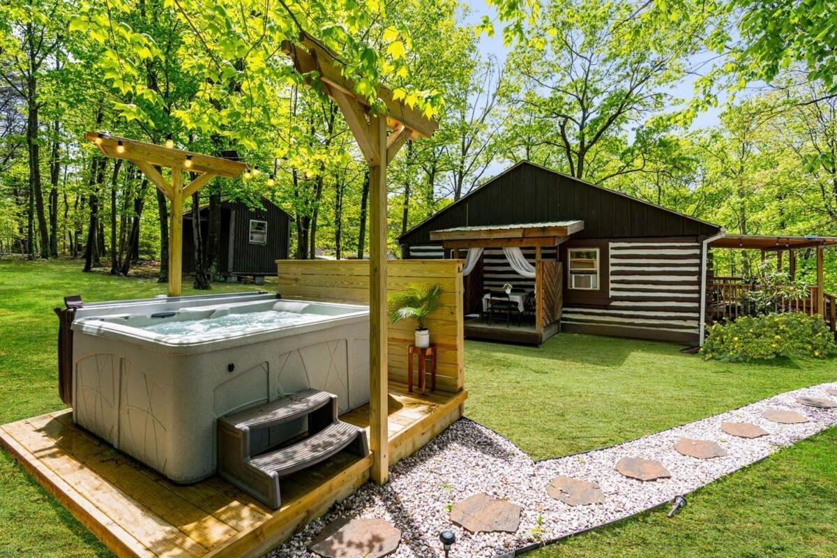 Modernized Log Cabin W Hot Tub Fire Pit & Views Berkeley Springs Bagian luar foto