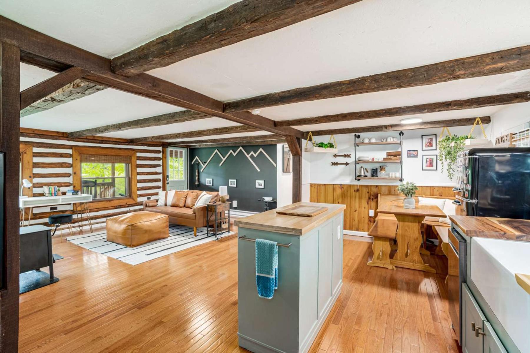 Modernized Log Cabin W Hot Tub Fire Pit & Views Berkeley Springs Bagian luar foto