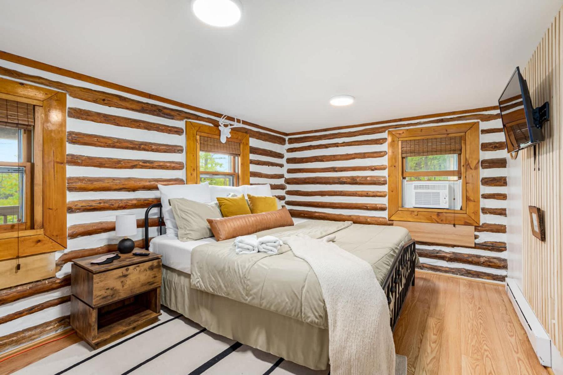 Modernized Log Cabin W Hot Tub Fire Pit & Views Berkeley Springs Bagian luar foto