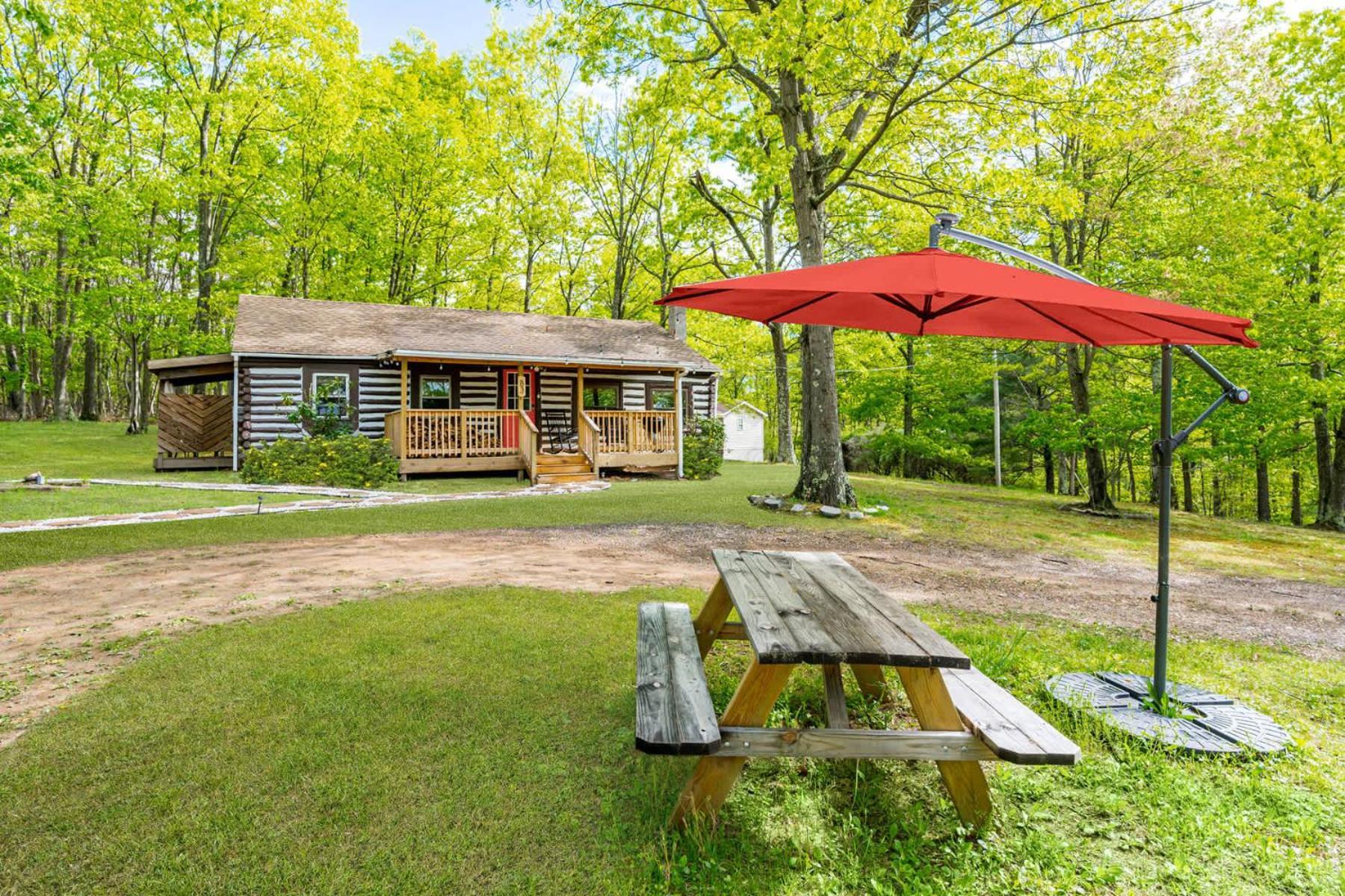 Modernized Log Cabin W Hot Tub Fire Pit & Views Berkeley Springs Bagian luar foto